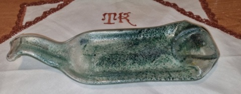 Patera z butelki szklanej.