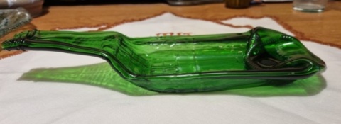 Patera z butelki szklanej.