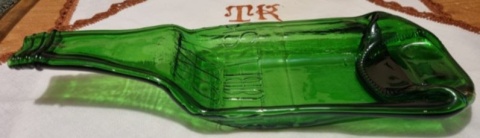 Patera z butelki szklanej.