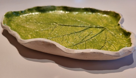 Liść z gliny szkliwiony