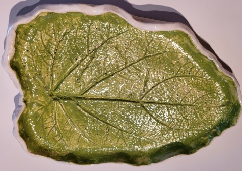 Liść z gliny szkliwiony