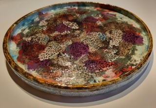 Talerz z gliny szkliwiony