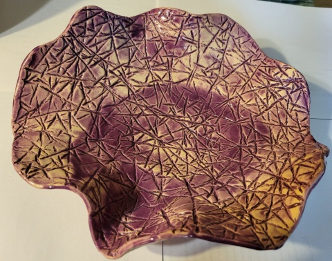 Talerz z gliny szkliwiony