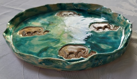 Talerz z gliny szkliwiony