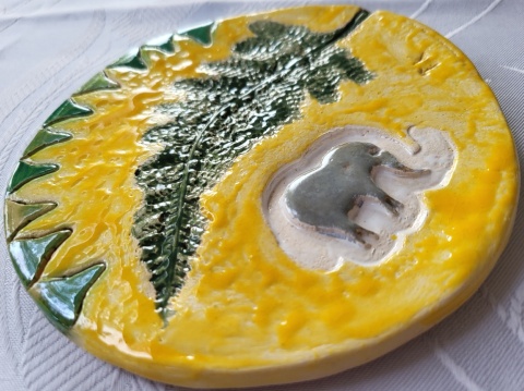 Talerzyk z gliny szkliwiony