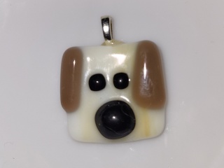 Zawieszka szklana - piesek