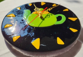 Zegar ze szkła fusingowego